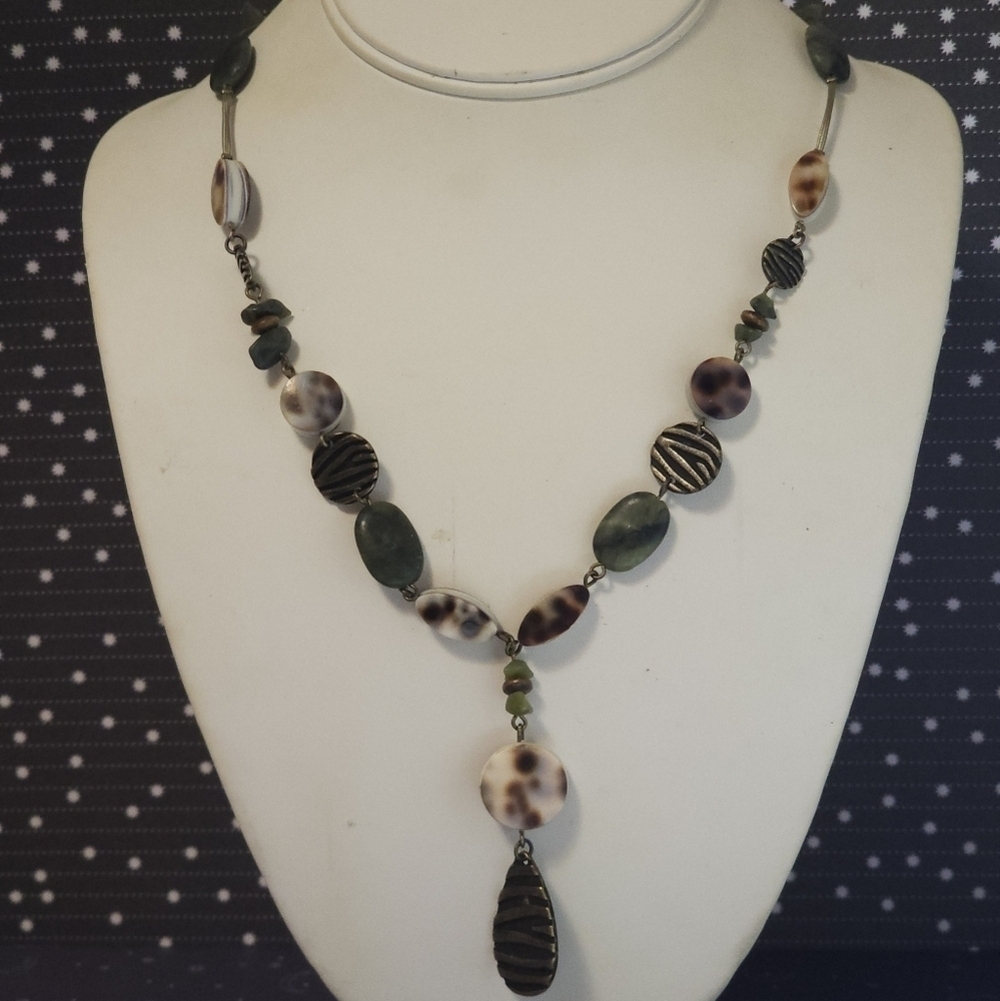 Coldwater Creek Spotted Shell Necklace - Picture 7 of 8